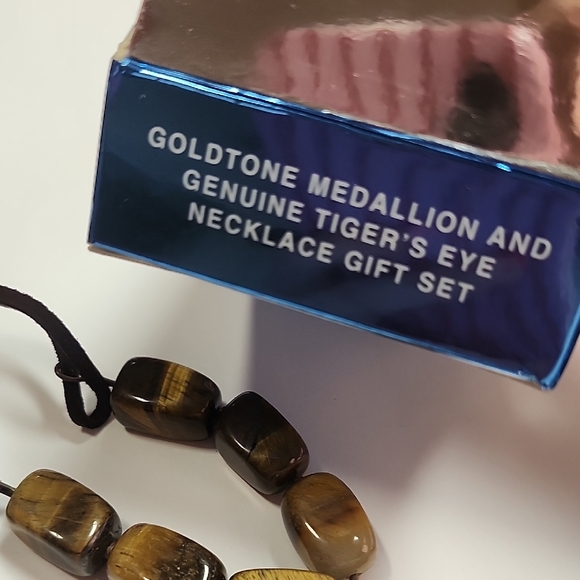 Avon Bronze Tone Medallion and Genuine Tiger's Eye Necklace Vintage Boho - Picture 6 of 6